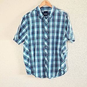 PRANA Short Sleeve Button-Down Shirt.